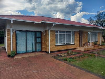 House For Sale in Parys, Parys